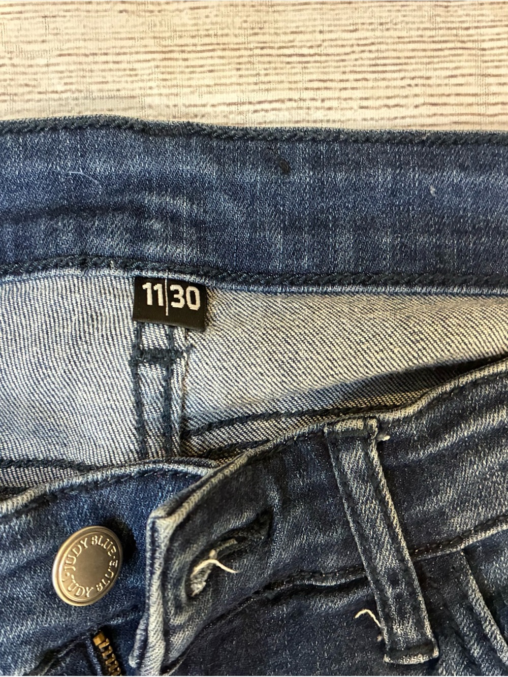 Judy Blue Women’s Frayed-Hem Jeans - Picture 2 of 3